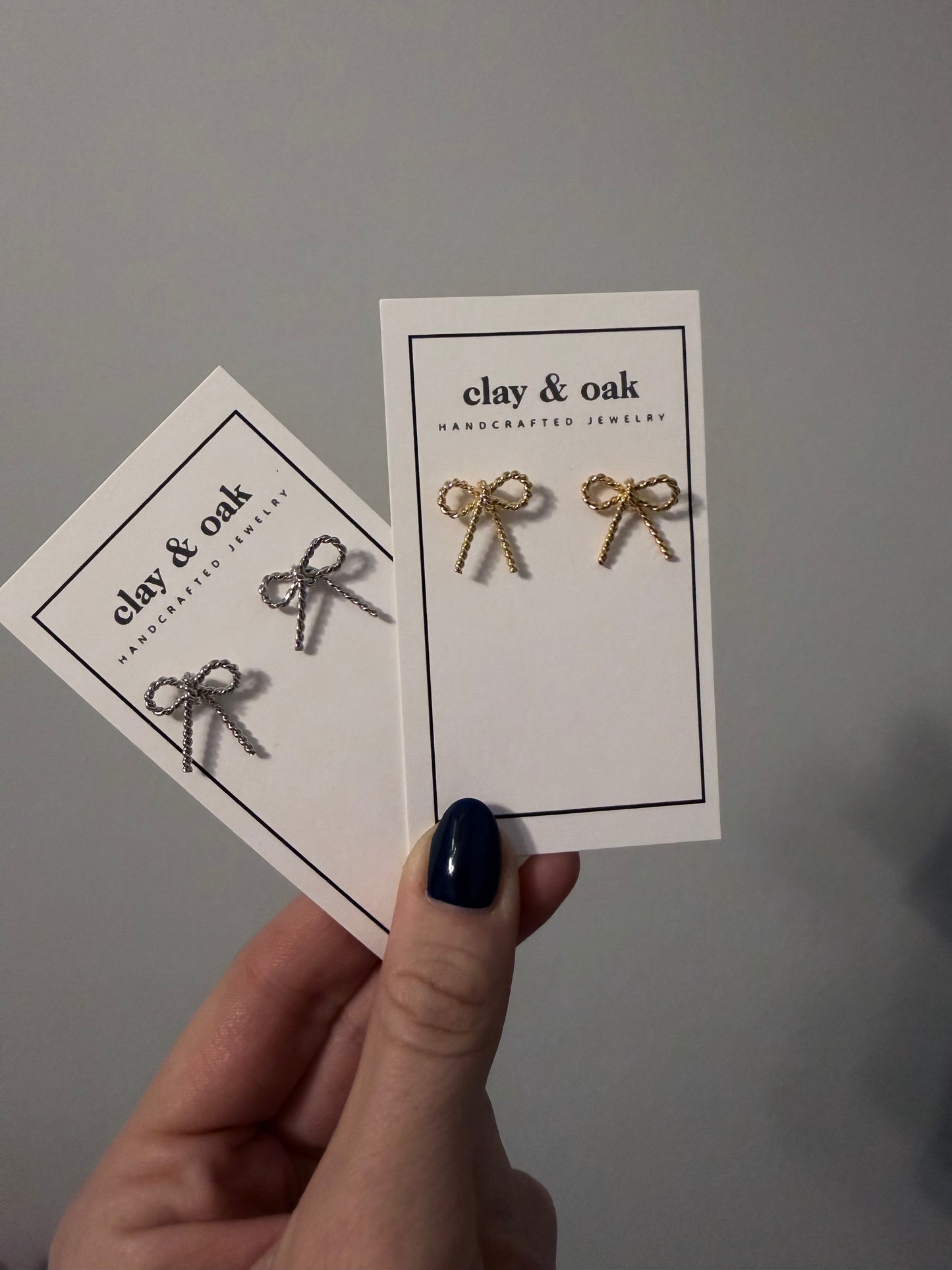Rope Bow Studs