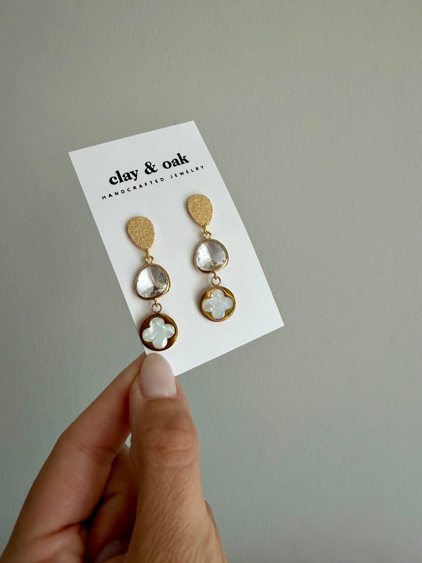 Mother of Pearl in Gold