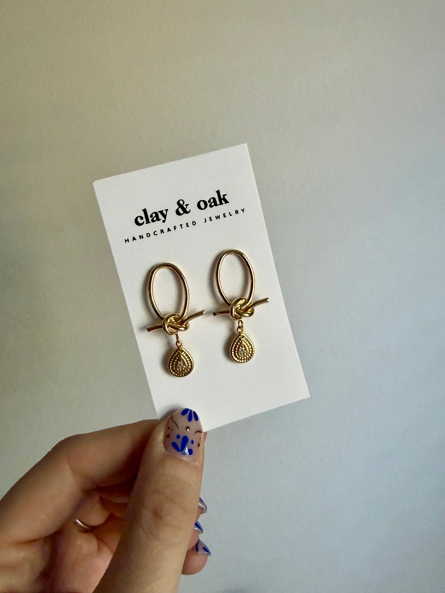 Golden Knot